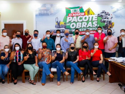 Secretários Municipais assinaram contrato de gestão com metas para os próximos meses