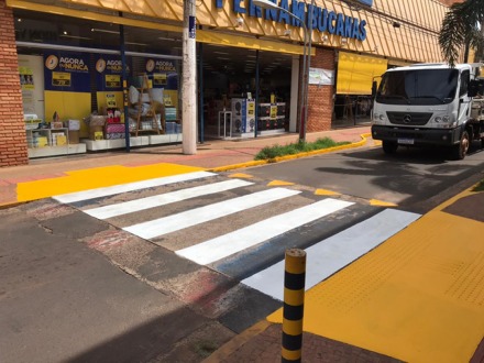 Demutran sinaliza calçadão da área central