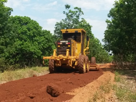 Distrito Alto Santana recebe maquin�rio  da Prefeitura 