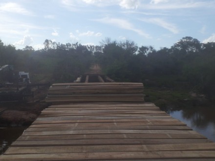 Obras retoma trabalho na Ponte do Alto Tamandaré e começa a pôr assoalho