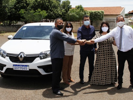 Assistência Social recebe carro 0 KM 