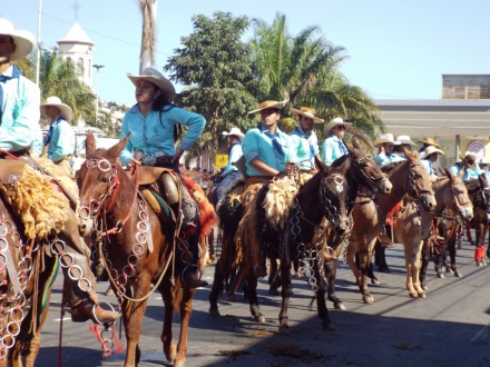 Cavalgada em sua 28� edi��o re�ne multid�o durante percurso