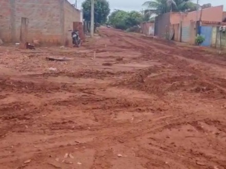 Chuvas paralisam obras de pavimentação do Jardim América II e III