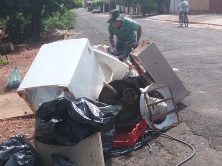 Mutirão ‘Limpa Tudo’ chega a parte do Centro e Daniel 4