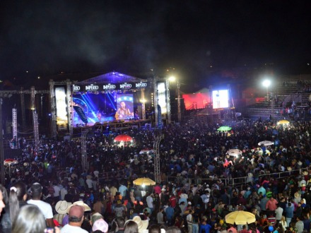 Paranaíba comemorou 165 anos com show de Maiara e Maraisa de portões abertos na EXPOPAR