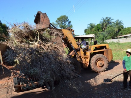 Prefeitura intensifica servi�os de limpeza 