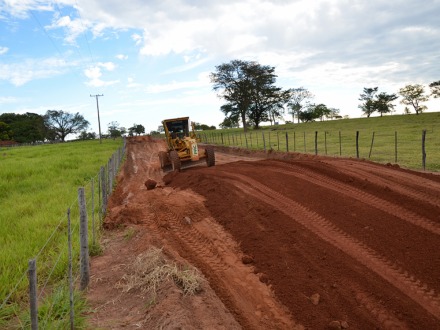 Prefeitura prossegue recupera��o da 'Estrada dos Coqueiros' 