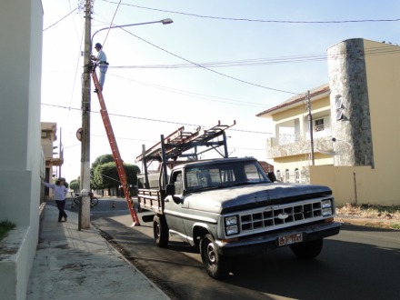 Bar�o do Rio Branco recebe servi�os de manuten��o na ilumina��o