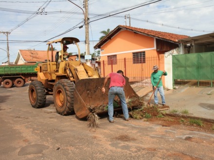 Finalizado o “Mutirão de Limpeza” nos bairros do Jardim América com aproximadamente 60 caminhões de entulho
