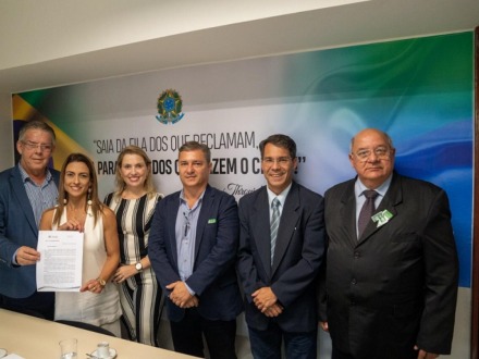Em Brasília, prefeito Ronaldo garante mais de R$ 1,8 milhão para saúde