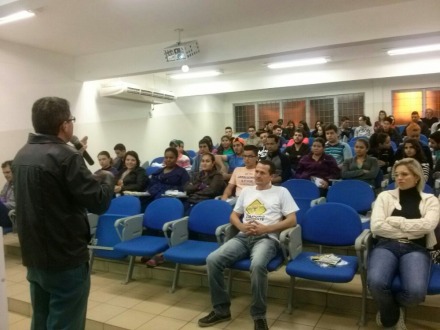 Demutran realiza palestra sobre tr�nsito para universit�rios