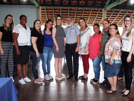 Secretaria de educa��o promove palestra com o professor Moacyr Carlos 