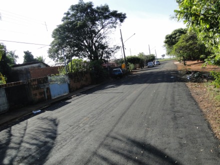 Cohab Santa Rita de C�ssia recebe recapeamento na rua Projetada A