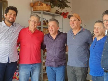 Parceria entre Miziara e Vander garante R$1 milh�o para sa�de e patrola