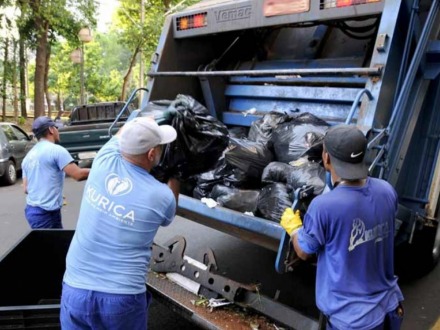 Kurica se compromete a coletar, em tr�s dias, lixo acumulado