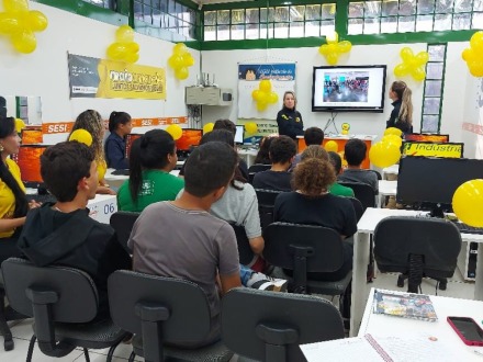 Alunos do CCFV Wanderlan A. F. Filho visitam Detran e Demutran