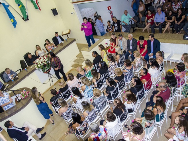 Evento premia mulheres destaques da sociedade paranaibense Evento premia mulheres destaques da sociedade paranaibense