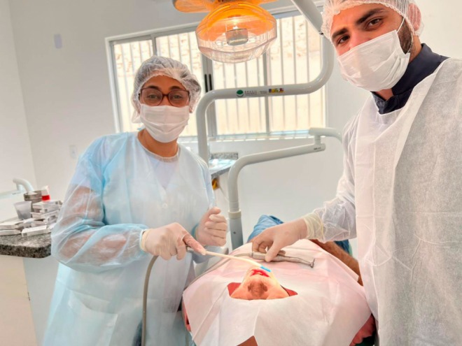 CEO realizou mais de 200 implantes até o momento CEO realizou mais de 200 implantes até o momento