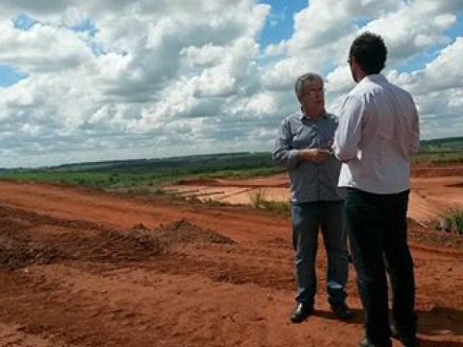 Prefeito visita aterro sanit�rio administrado pela iniciativa privada