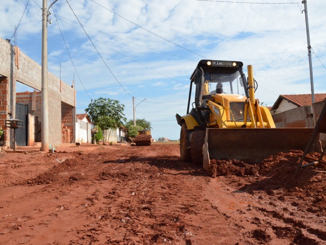 Rua Srvulo Arantes preparada para receber pavimentao Rua Srvulo Arantes preparada para receber pavimentao
