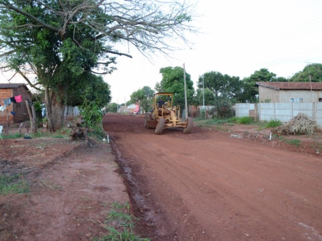 Servi�os de terraplanagem s�o realizados no Daniel III