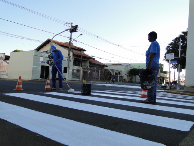 Prefeitura realiza pintura de vias p�blicas no centro