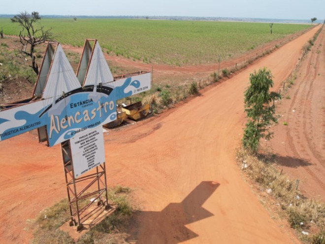 Estrada da Estância Turística Alencastro recebeu patrolamento