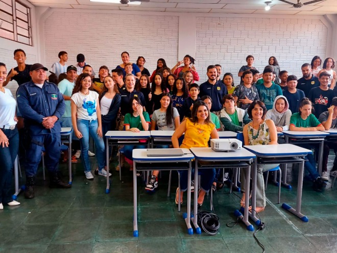 Escola Profª. Clotilde Bomilcar recebe FETRAN Escola Profª. Clotilde Bomilcar recebe FETRAN