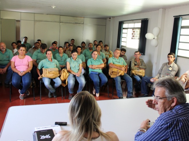 Prefeitura repassa incentivo financeiro aos agentes de endemias