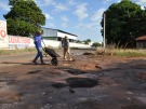 Prefeitura recupera rua nas proximidades da escola Manoel Garcia Leal