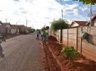 Prefeitura constr�i cal�ada no Jardim Am�rica