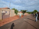 Prefeitura constr�i cal�ada no Jardim Am�rica