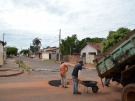 Opera��o tapa-buracos passa pela Rua Manoel Messias
