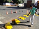 Sinaliza��o � intensificada na Rua Bruno Mariano de Faria